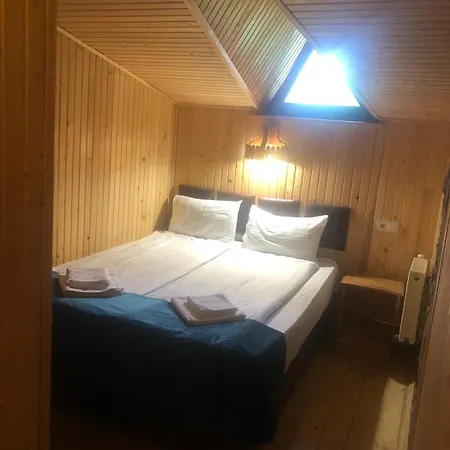 Mishelter Alpstuga *